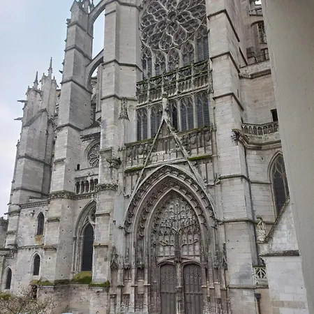 Le Parvis - Vue Cathedrale - Plein Centre Ville Beauvais Buitenkant foto